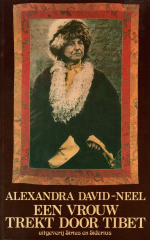 Een vrouw trekt door Tibet
