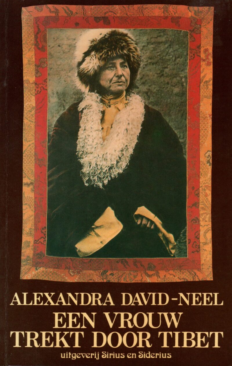 Een vrouw trekt door Tibet