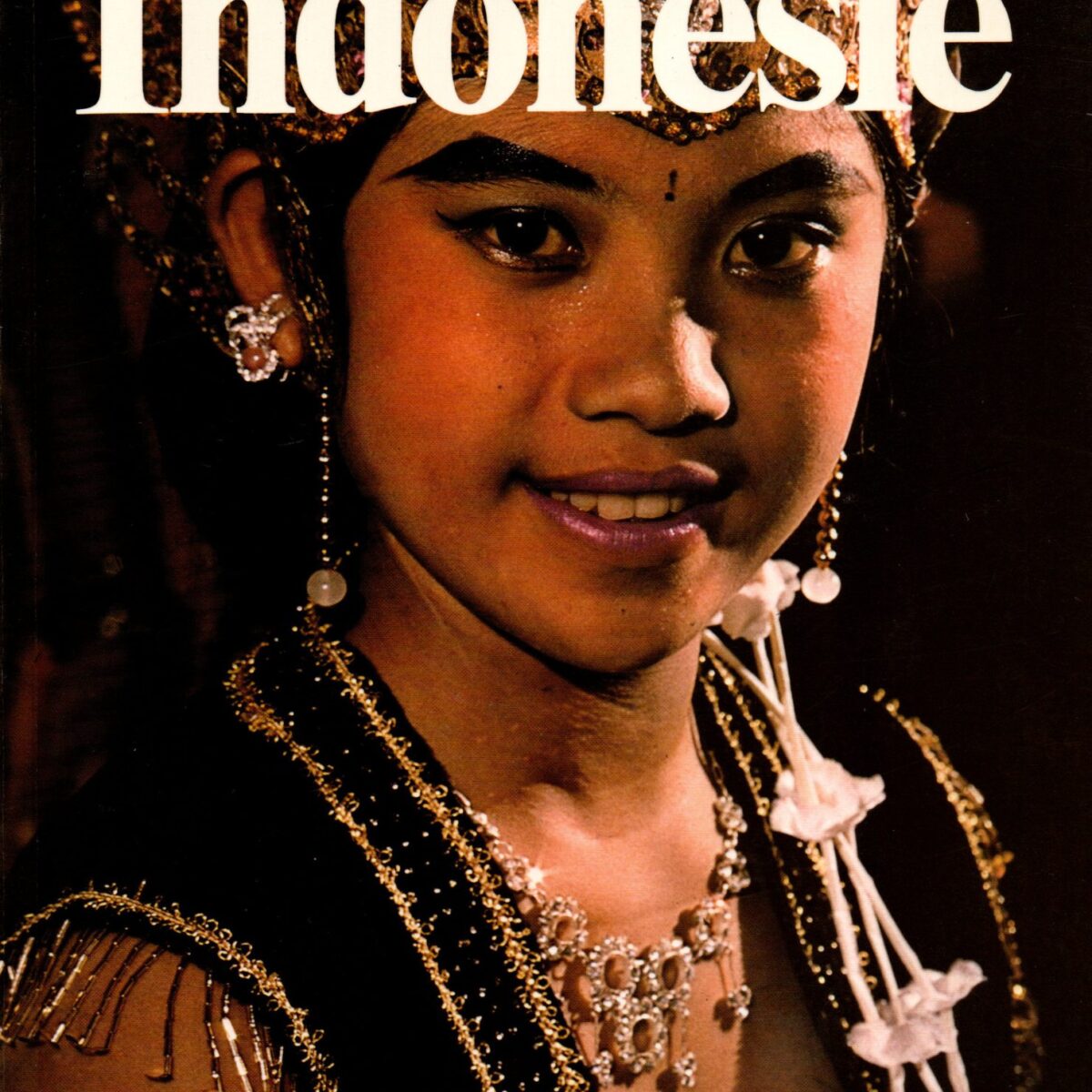 Volken en Stammen van Indonesië - Religie, kunst, animisme, voorouderverering, magie, feesten en geesten in het huidige Indonesië -