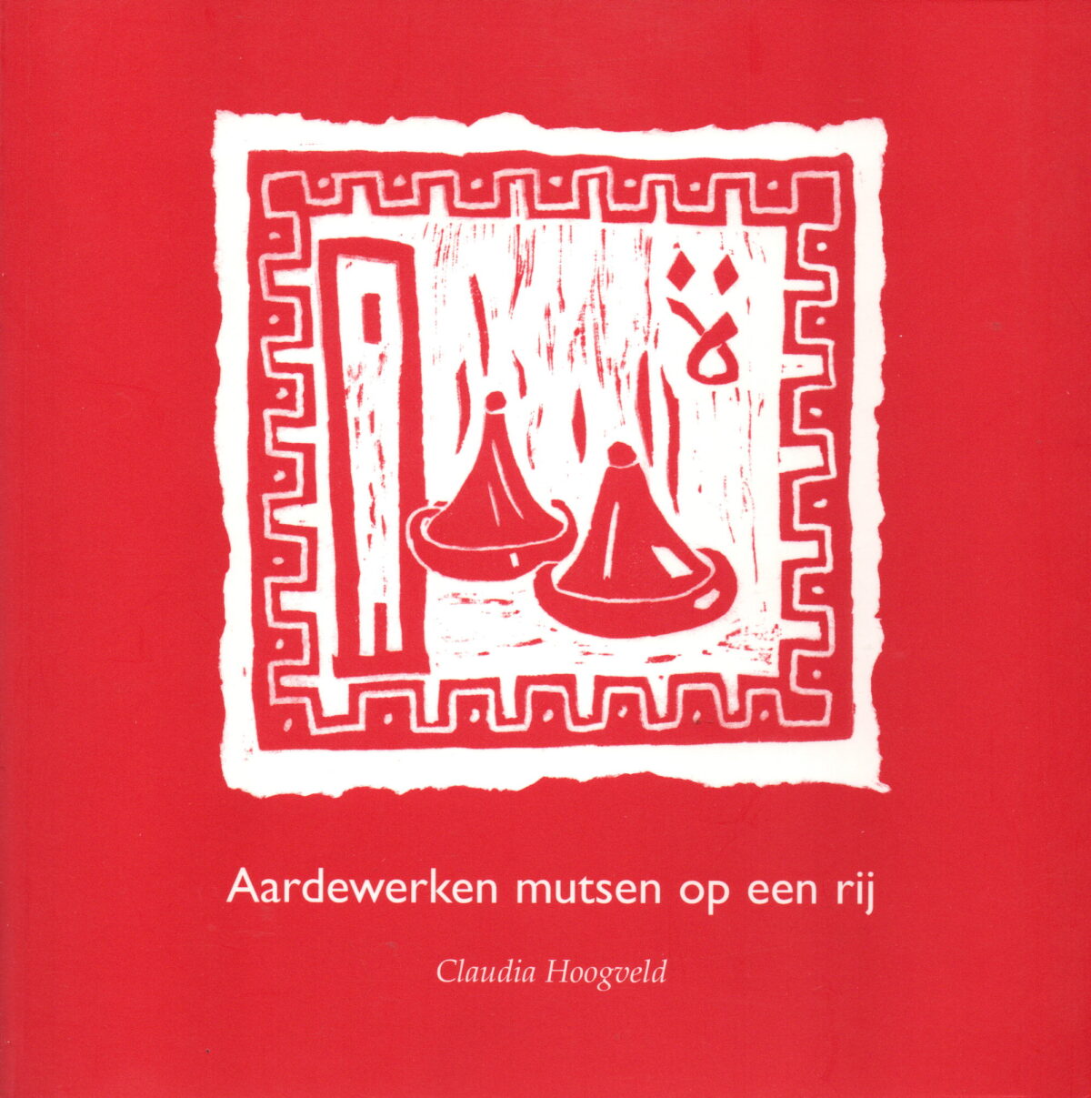 Aardewerken mutsen op een rij - 3744 kilometer door Marokko -