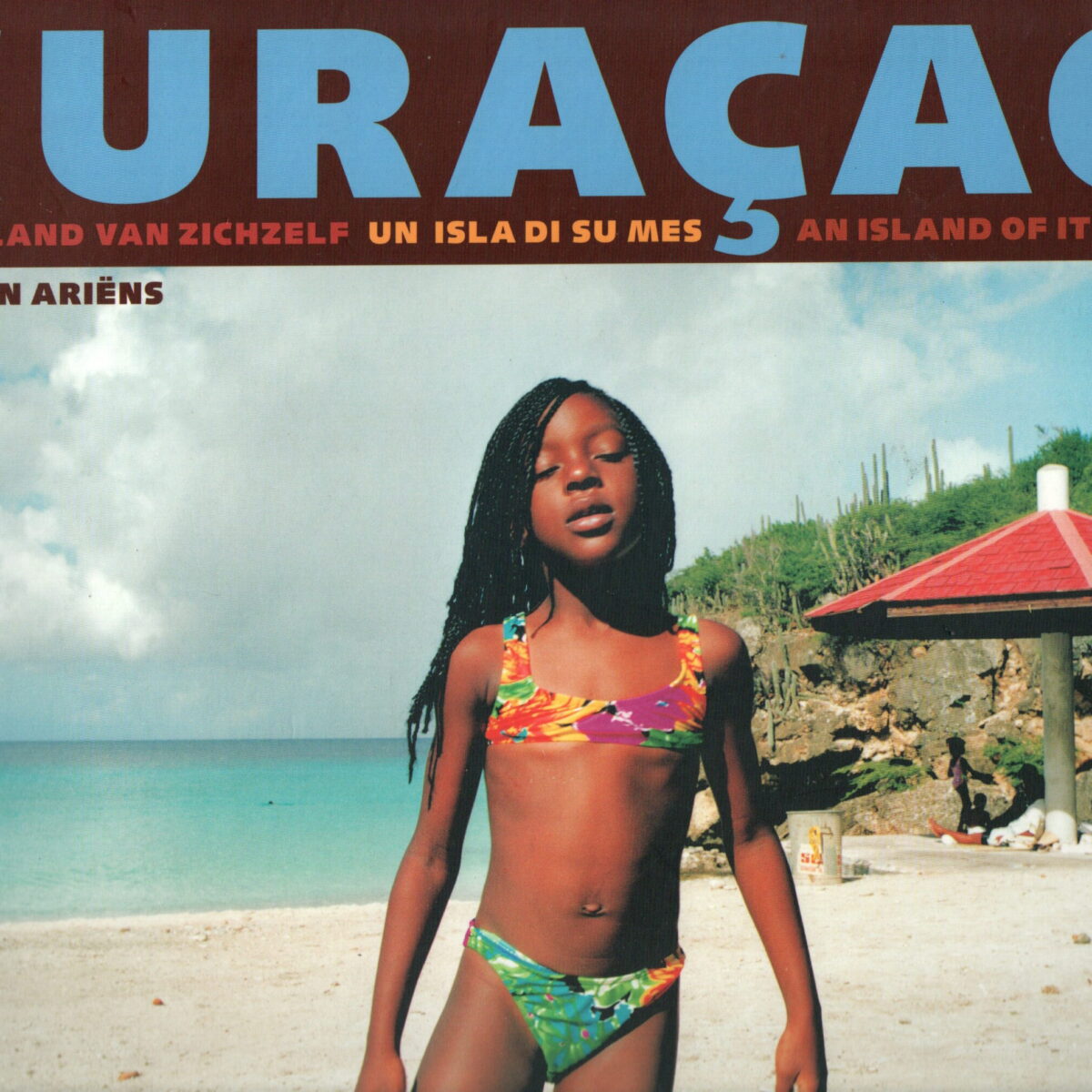 Curacao - een eiland van zichzelf - un isla di su mes - an island of its own -